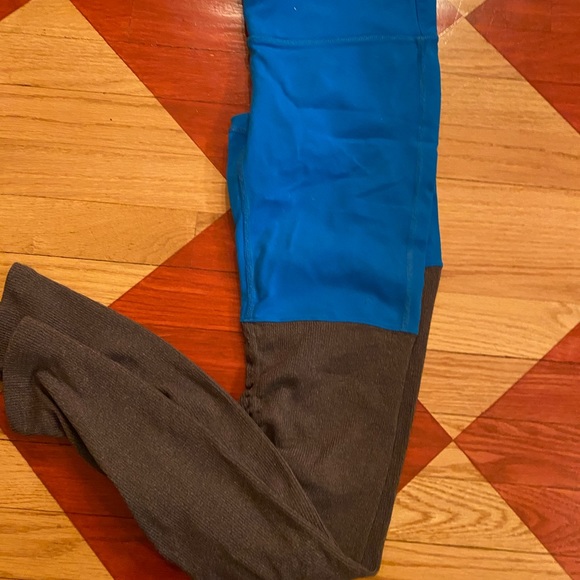 Alo Goddess color block leggings - Picture 2 of 3